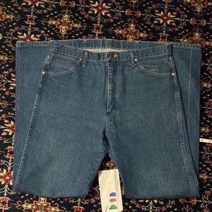 Wrangler Men's Blue and Navy Jeans